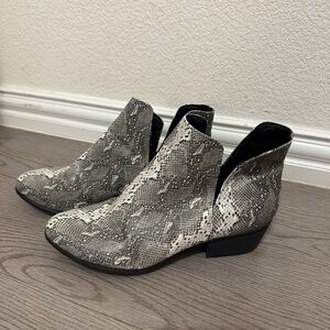 Elegant Snakeskin Pattern Ankle Boots